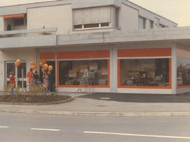 L'histoire de Kilchenmann en 1976 montre un magasin de vente à Kehrsatz.