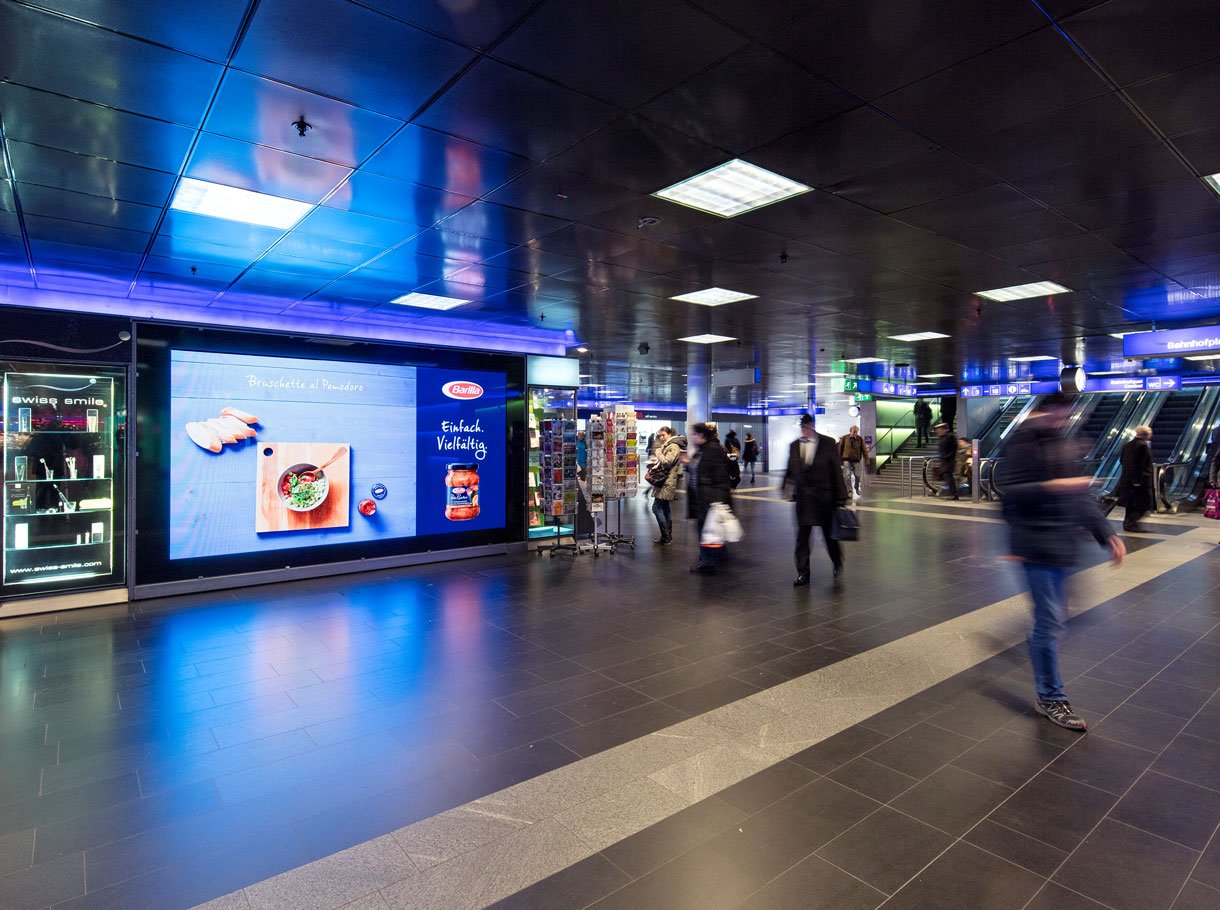 Image de référence SGA, panneaux électroniques à LED ShopVille HB Zurich