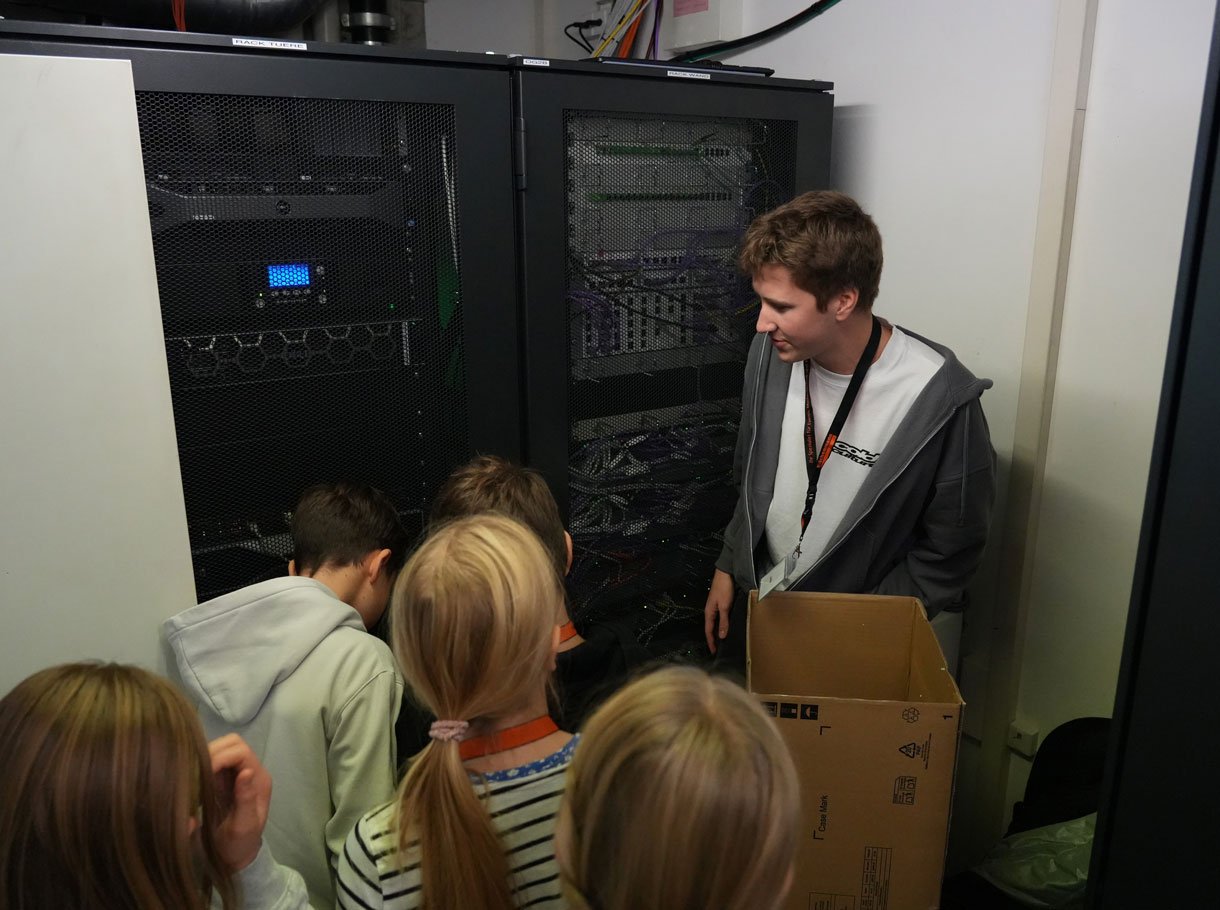 Visite guidée des salles de serveurs Futur en tous genres 2025 Visite guidée des salles de serveurs Futur en tous genres 2025