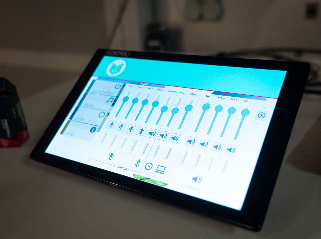 Commande, aula de l'école Schliern Blindenmoos, commune de Köniz, Kilchenmann AG