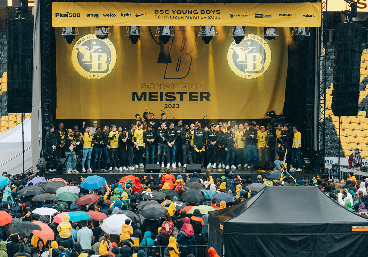 Photo de référence de la célébration du championnat YB